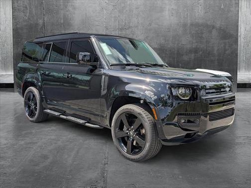 2025 Land Rover Defender 130 P400 X-Dynamic SE