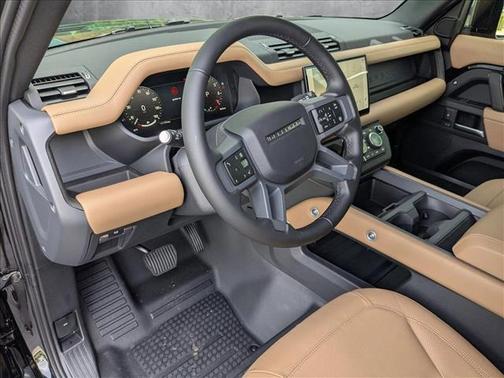 2025 Land Rover Defender 130 P400 X-Dynamic SE