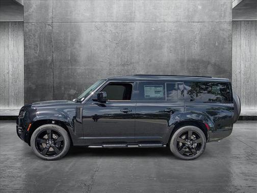 2025 Land Rover Defender 130 P400 X-Dynamic SE