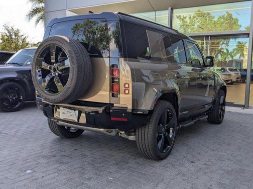 2025 Land Rover Defender 110 P400 X-Dynamic SE