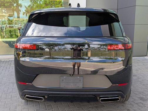 Santorini Black Metallic 2024 Land Rover Range Rover Sport SE