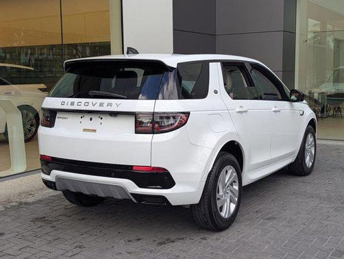 Fuji White 2025 Land Rover Discovery Sport S