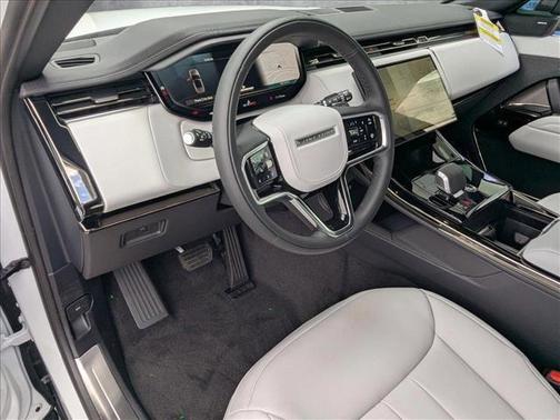 2025 Land Rover Range Rover Sport SE