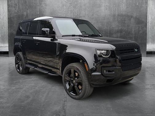 2025 Land Rover Defender 110 P500 X-Dynamic SE