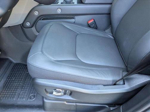 2026 Land Rover Defender V8