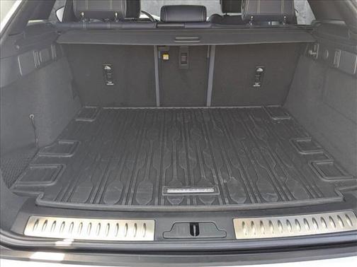 2022 Land Rover Range Rover Velar P250 S R-Dynamic
