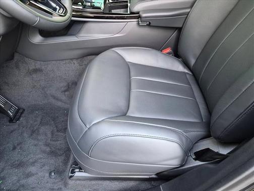 Carpathian Grey Premium Metallic 2026 Land Rover Range Rover Sport SE