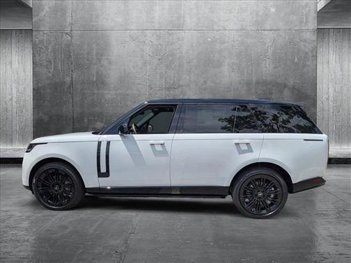 2025 Land Rover Range Rover P400 SE 7 Seat