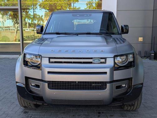 2022 Land Rover Defender 110 X-Dynamic HSE