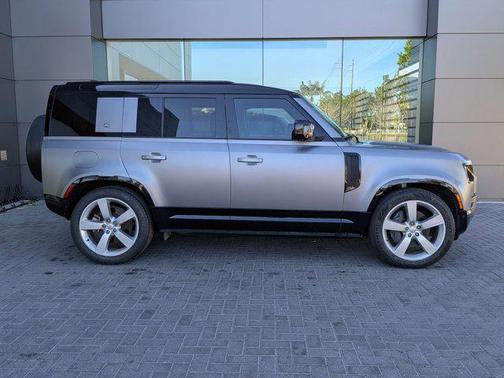 2022 Land Rover Defender 110 X-Dynamic HSE