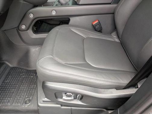 2026 Land Rover Defender P400 X-Dynamic SE