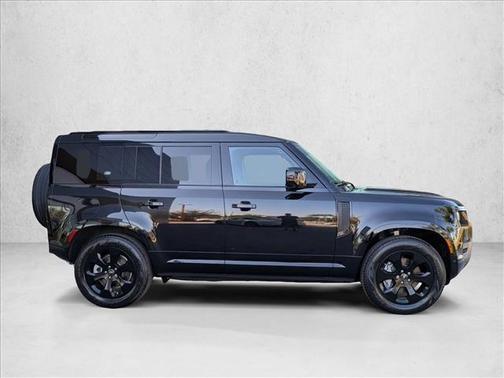 2023 Land Rover Defender 110 X-Dynamic SE