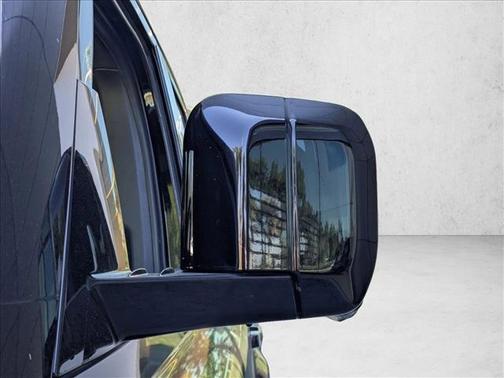 2023 Land Rover Defender 110 X-Dynamic SE