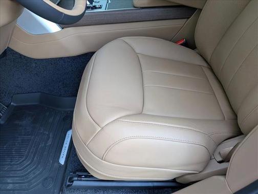 Batumi Gold Premium Metallic 2026 Land Rover Range Rover P400 SE 7 Seat