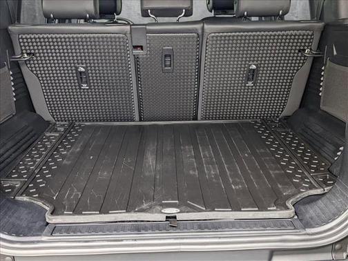 2024 Land Rover Defender 110 P400 X-Dynamic SE