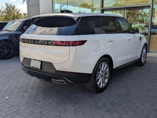 2025 Land Rover Range Rover Sport SE