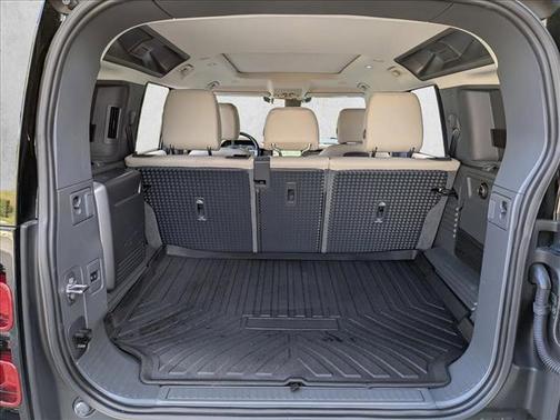 2021 Land Rover Defender 110 SE