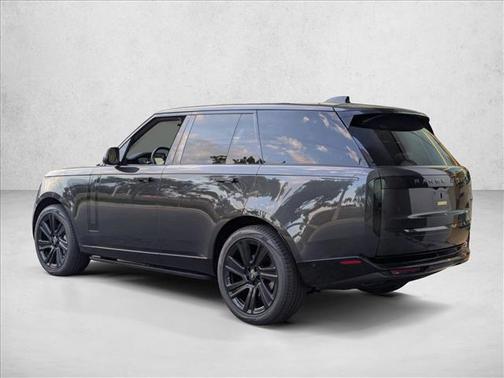 Carpathian Grey Premium Metallic 2023 Land Rover Range Rover P400 SE