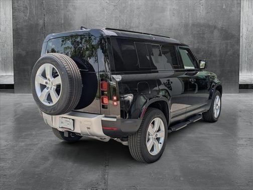 2025 Land Rover Defender 110 P300