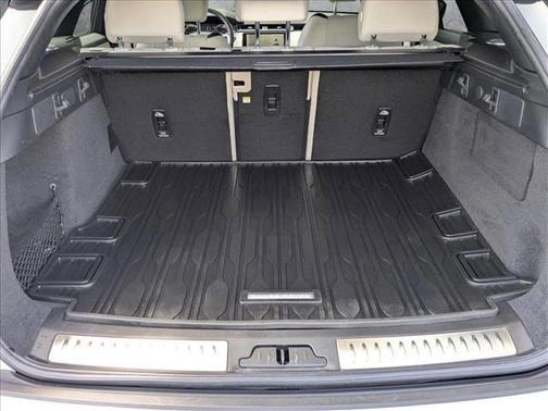 2022 Land Rover Range Rover Velar P250 S R-Dynamic
