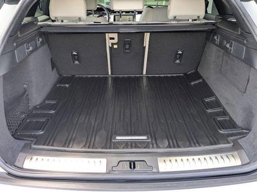 2022 Land Rover Range Rover Velar P250 S R-Dynamic