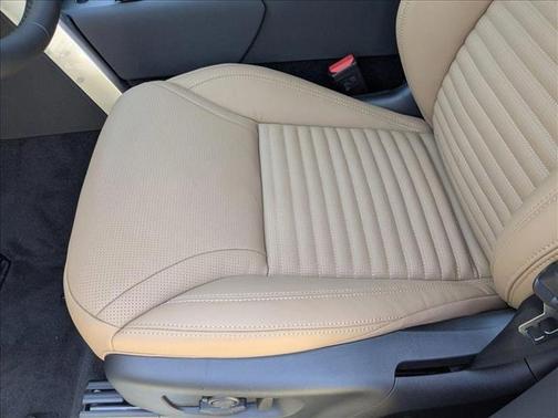 2025 Land Rover Discovery P360 Dynamic SE