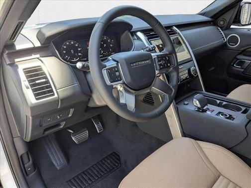 2025 Land Rover Discovery P360 Dynamic SE