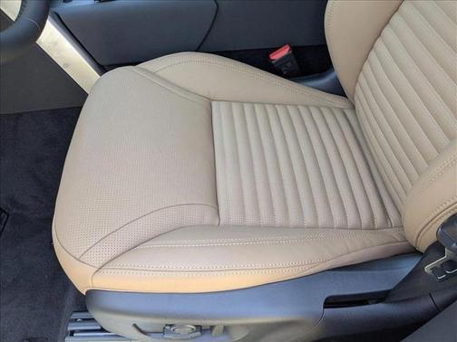 2025 Land Rover Discovery P360 Dynamic SE