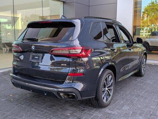 2022 BMW X5 M50i