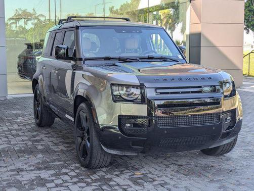 Silicon Silver Premium Metallic 2025 Land Rover Defender 110 P400 X