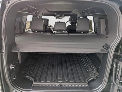 Carpathian Grey Premium Metallic 2024 Land Rover Defender 110 P525 Carpathian Edition