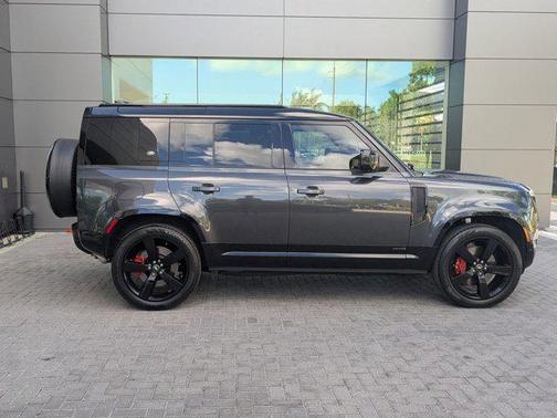 2024 Land Rover Defender 110 P400 X