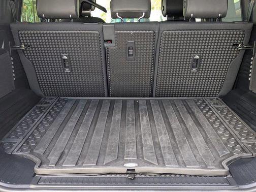 2024 Land Rover Defender 110 P400 X