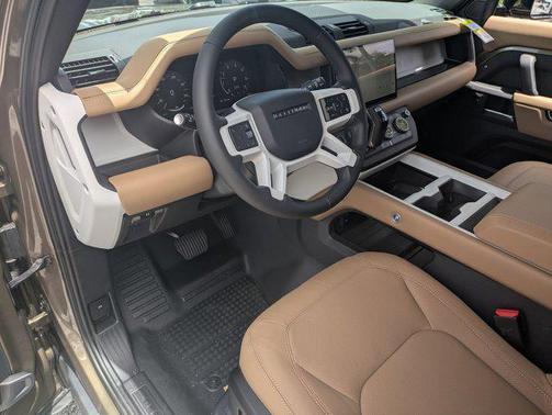 2025 Land Rover Defender 110 P400 X-Dynamic SE