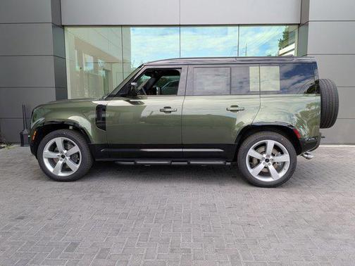 2026 Land Rover Defender P500 X-Dynamic SE