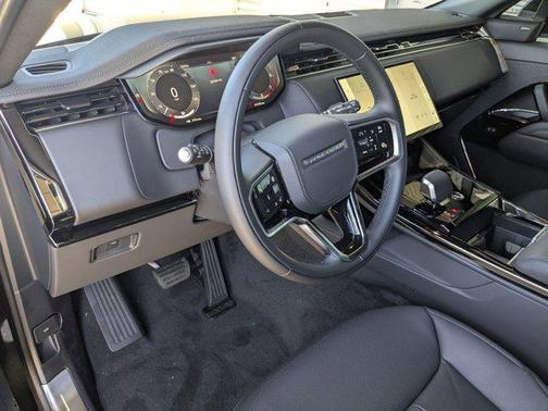 2025 Land Rover Range Rover Sport SE