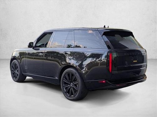 Santorini Black Metallic 2025 Land Rover Range Rover P550e SE