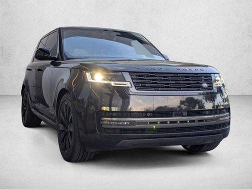 Santorini Black Metallic 2025 Land Rover Range Rover P550e SE