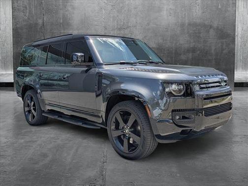 2025 Land Rover Defender 130 P400 X-Dynamic SE