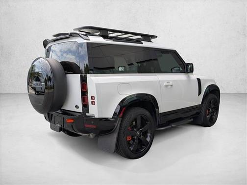 Fuji White 2023 Land Rover Defender 90 SE