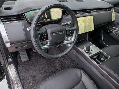 2026 Land Rover Range Rover P530 SE 7 Seat