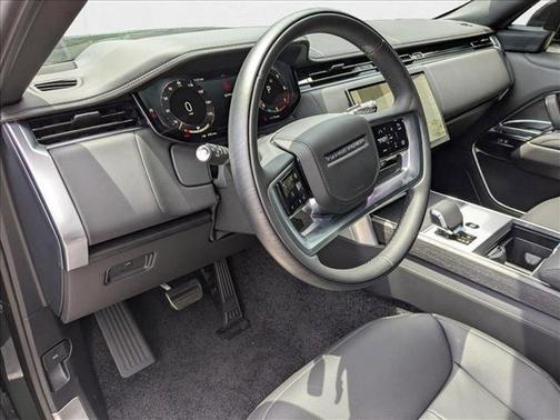 2025 Land Rover Range Rover P400 SE