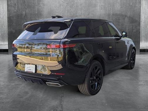 2025 Land Rover Range Rover Sport SE