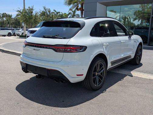 2023 Porsche Macan Base