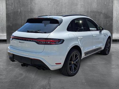 2023 Porsche Macan Base