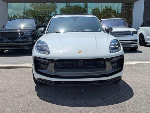 2023 Porsche Macan Base
