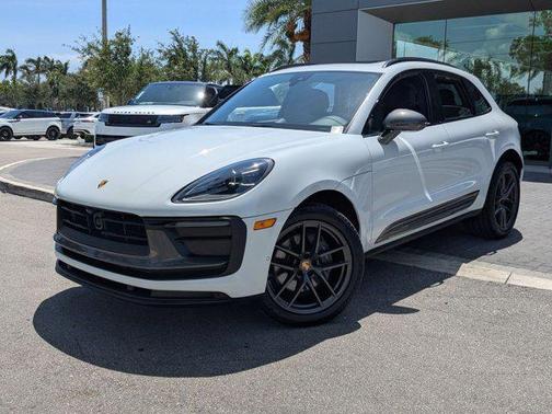 2023 Porsche Macan Base