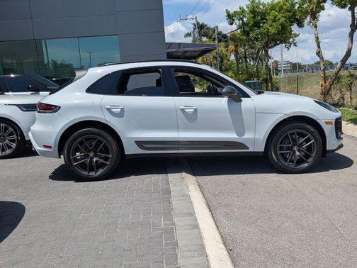 2023 Porsche Macan Base