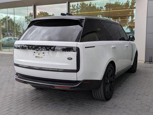 2023 Land Rover Range Rover P530 SE