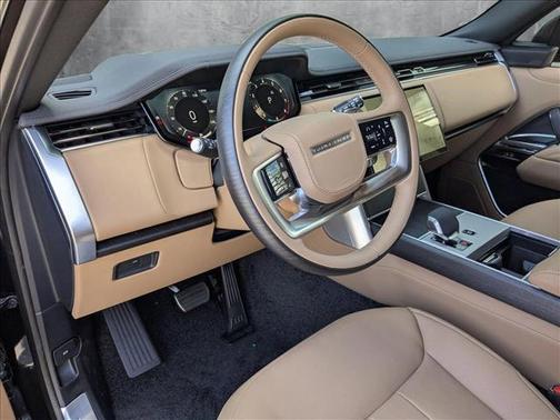 2025 Land Rover Range Rover P530 SE 7 Seat